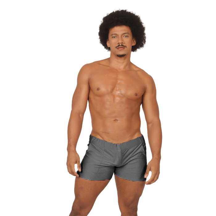 Glow Gray Short en modelo de Gigo Underwear