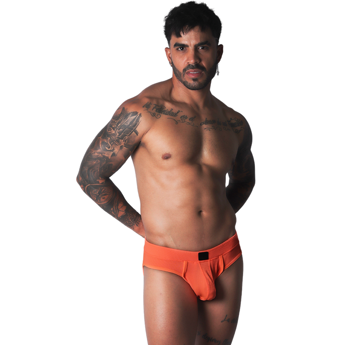 Cookie Orange Brief Jock en modelo de Gigo Underwear