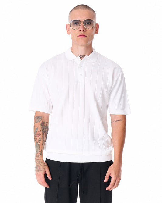 Martin Valen men's Old Money oversized white T‑shirt, front close-up showing polo collar and vertical ribbed knit
